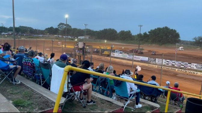Who loves Dirt Track Racing?