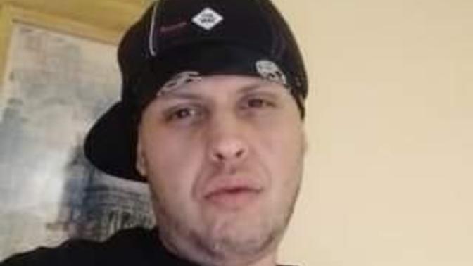 Girls, with a hat or without?