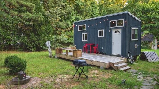 What's the appropriate response to finding out someone has a tiny house?