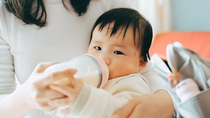 Just wondering if I start of as breastfeeding my baby but then stop and give it in a bottle instead is it bad for its mental health?