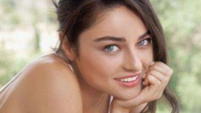 Why celebrities are whiter than average?