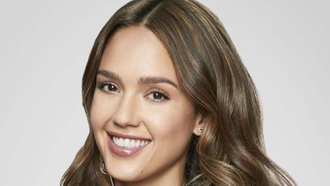 Guys, do you ever dream of hugging and kissing Jessica Alba?
