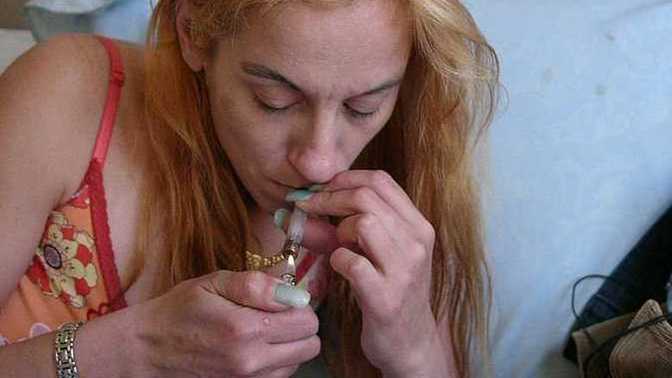 If smoking crack was legal, should pregnant women be allowed to smoke it?