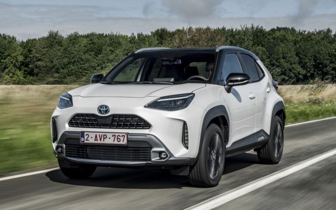 What car looks more luxurious?