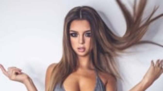 Do you prefer a skinny girl or an hourglass girl?