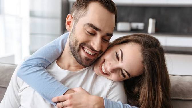 Should a man or a women confess their feelings first?