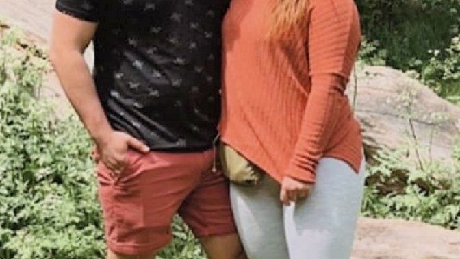 Who would you say has bigger legs in this picture - the guy or the girl?