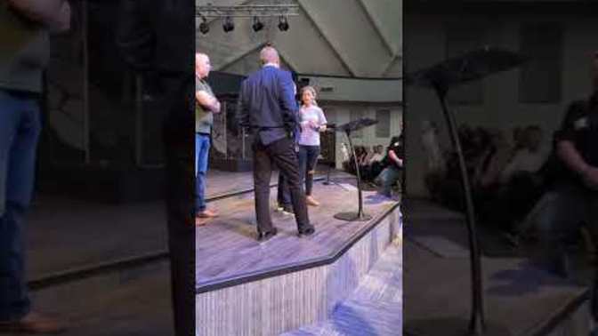 Why I Hate Christians: Pastor Admits to Statutory Rape... gets standing ovation... wtf?
