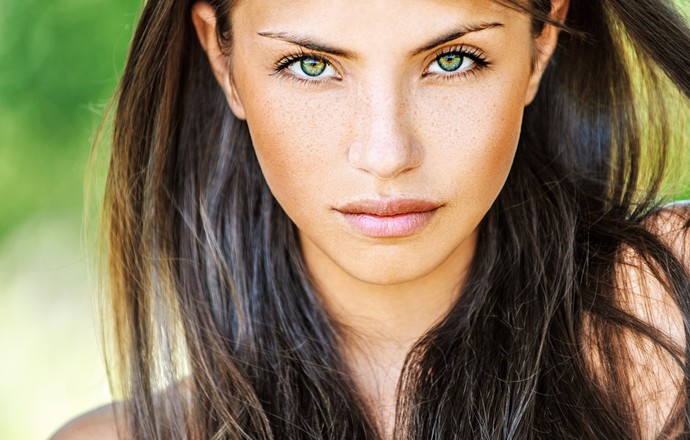 Green Eyes Brown Hair
