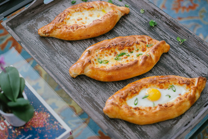 Do YOU know how to bake? Whats the best thing you ever made if so?