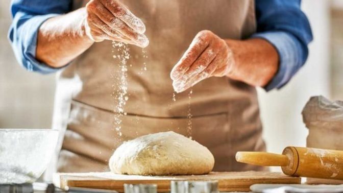 Do YOU know how to bake? Whats the best thing you ever made if so?