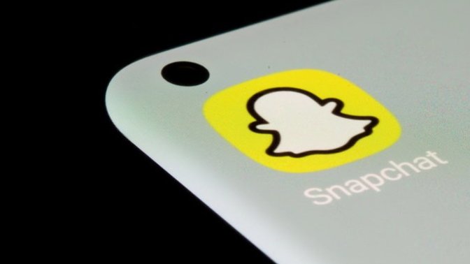 Opinions on a guy in his late 20s/early 30s asking for a girls Snapchat (on a dating app)?