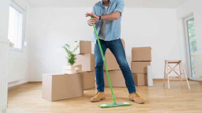 Couples living together or married: how do you divide the household chores?