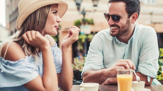 Whats better: Online Dating or Bars/Clubs?