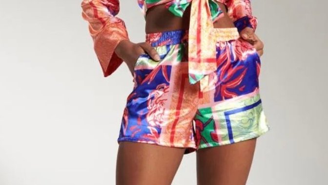 Is this outfit pretty to you?