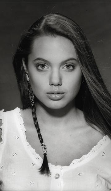 WHO IS PRETTIER: Angelina Jolie or Vanessa Paradis?