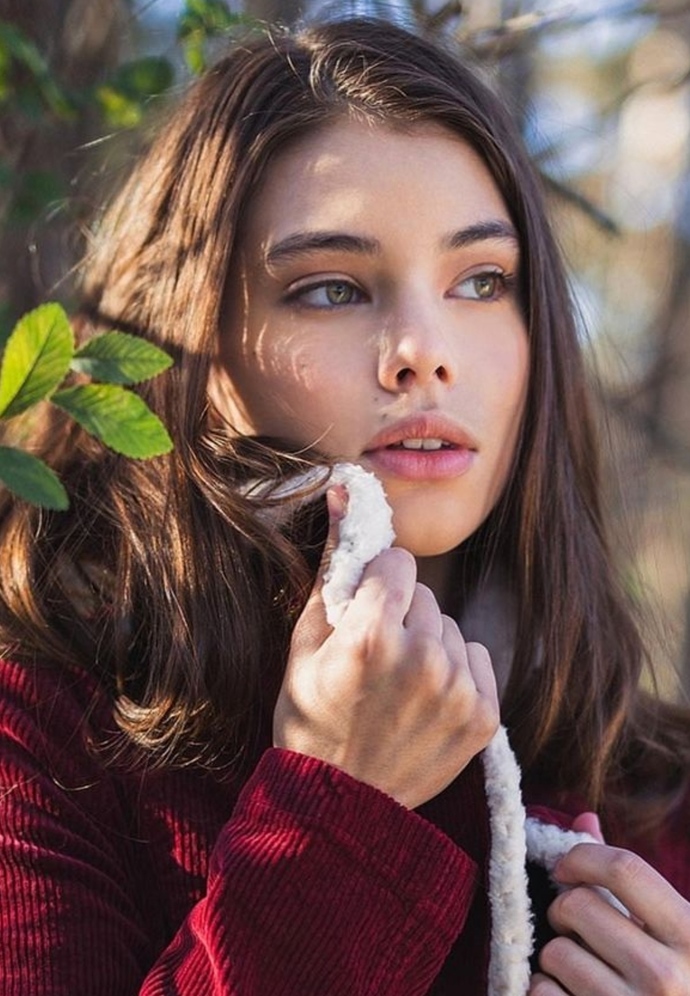 Which pretty girl is more beautiful for you?