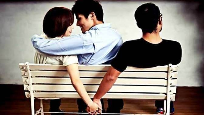 She hooked up with 25 men to buy gifts at the same time and was arrested! Did she deserve it?