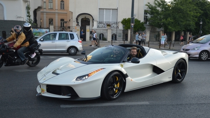 Which of these Ferrari & Lamborghini Aperta/Convertibles/Hardtops is your favorite?