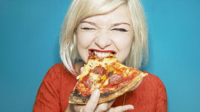 How do you like your pizza 🍕? What toppings do you like on it 🍕?