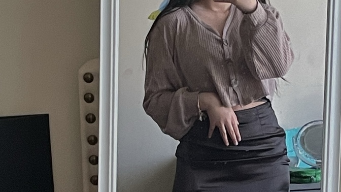 Which outfit is cutest out of these options?