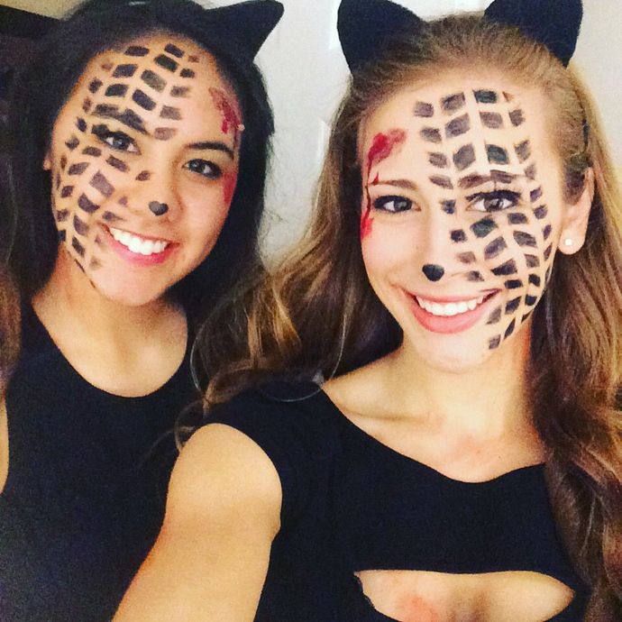 This is a cute idea for a roadkill costume, (never thought I'd be saying that about Roadkill costumes,, but there you go).