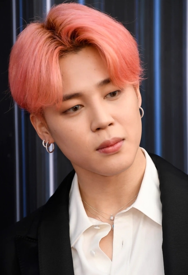 WHO IS THE MOST ATTRACTIVE BTS MEMBER?