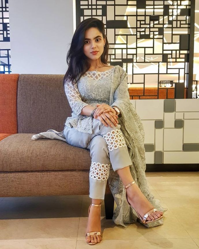Do you guys find traditional Indian wear hot?