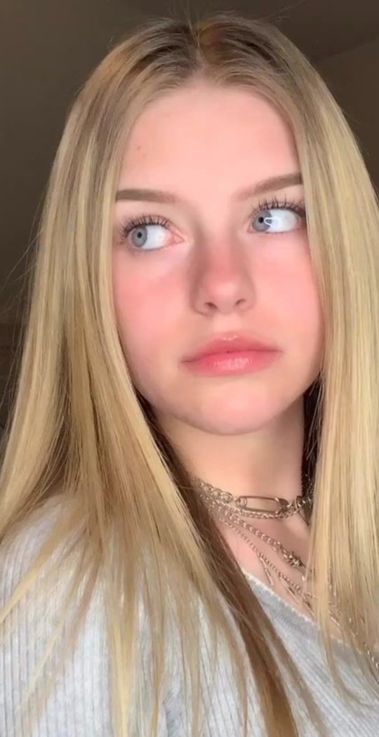Who likes blonde girls?