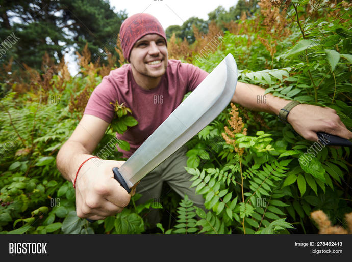 Obsession to ban AR-15 or "weapons of war" when pistols can do serious damage as well?