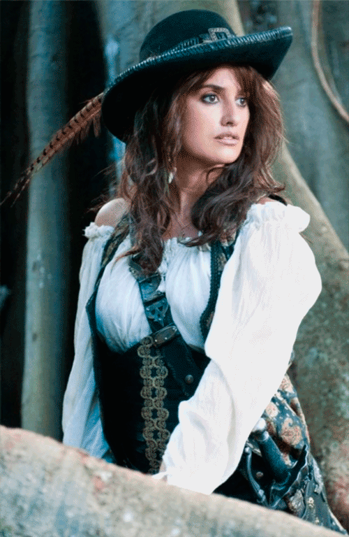 Who is hotter Penelope Cruz or Keira Knightley or Monica Cruz  (pirates of the Caribbean girls)?