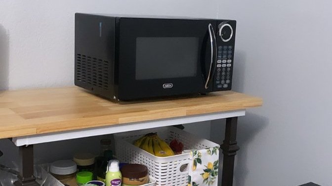 How do you make a kitchen for a small studio apartment? ?