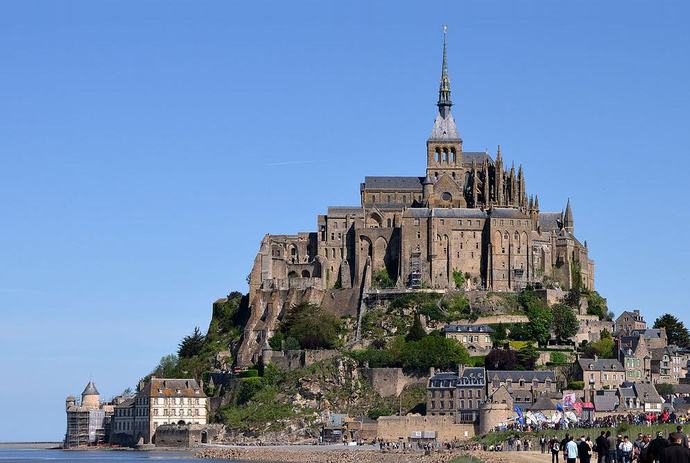 Where are good places in normandy to visit?