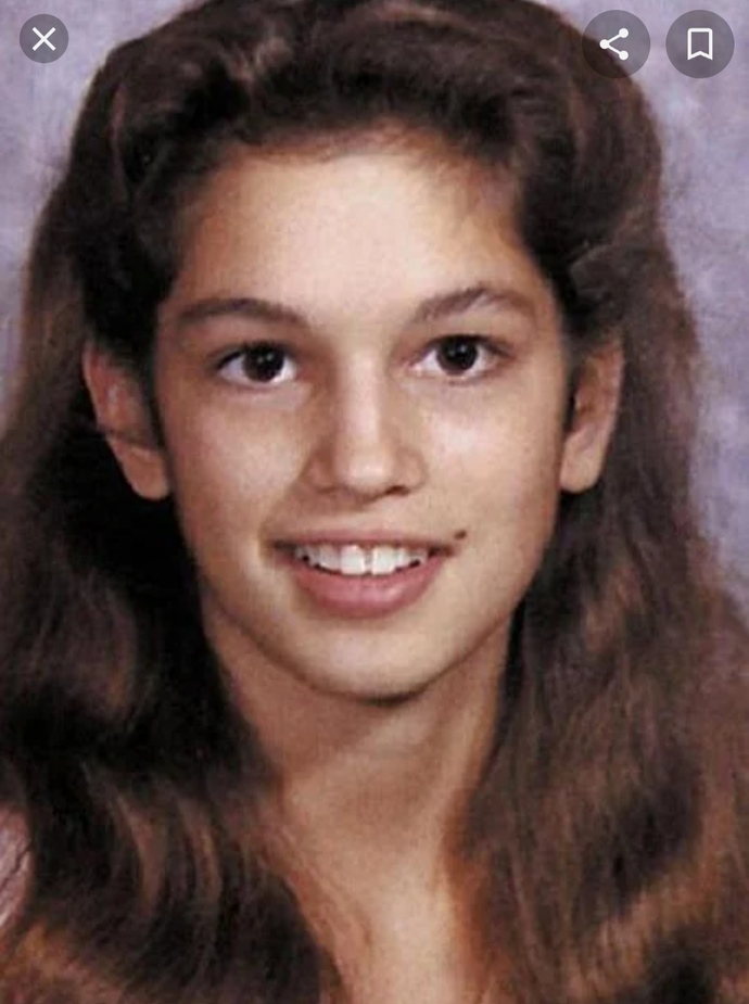 Cindy Crawford is she pretty or overrated? Rate her?