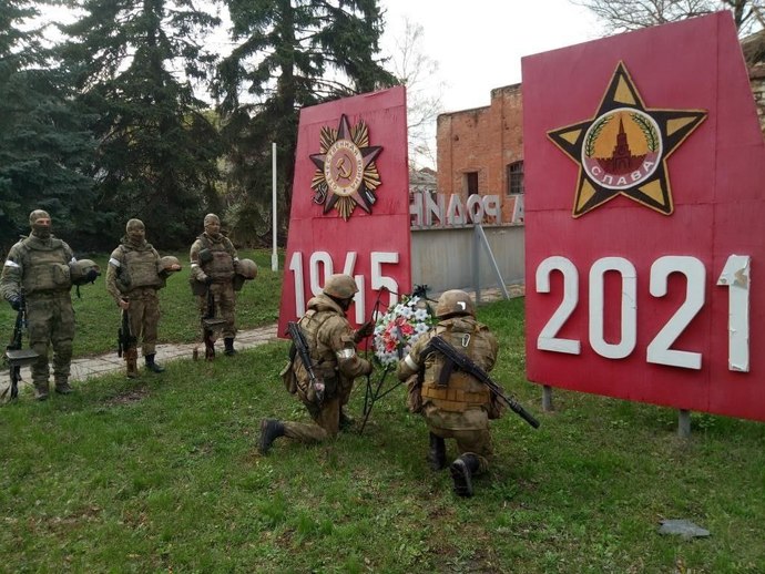 Many specialists say that Putin dreams of rebuilding the USSR, but isn't Putin's dream rather to rebuild the Russian empire of Pierre the Great?