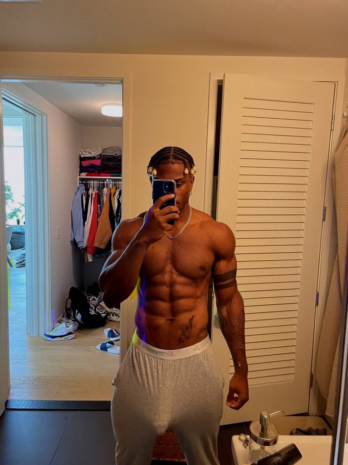 How many pairs of underwear should a guy owns? GirlsAskGuys