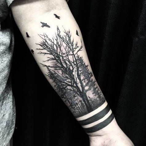 Do you think this collarbone tattoo is attractive?
