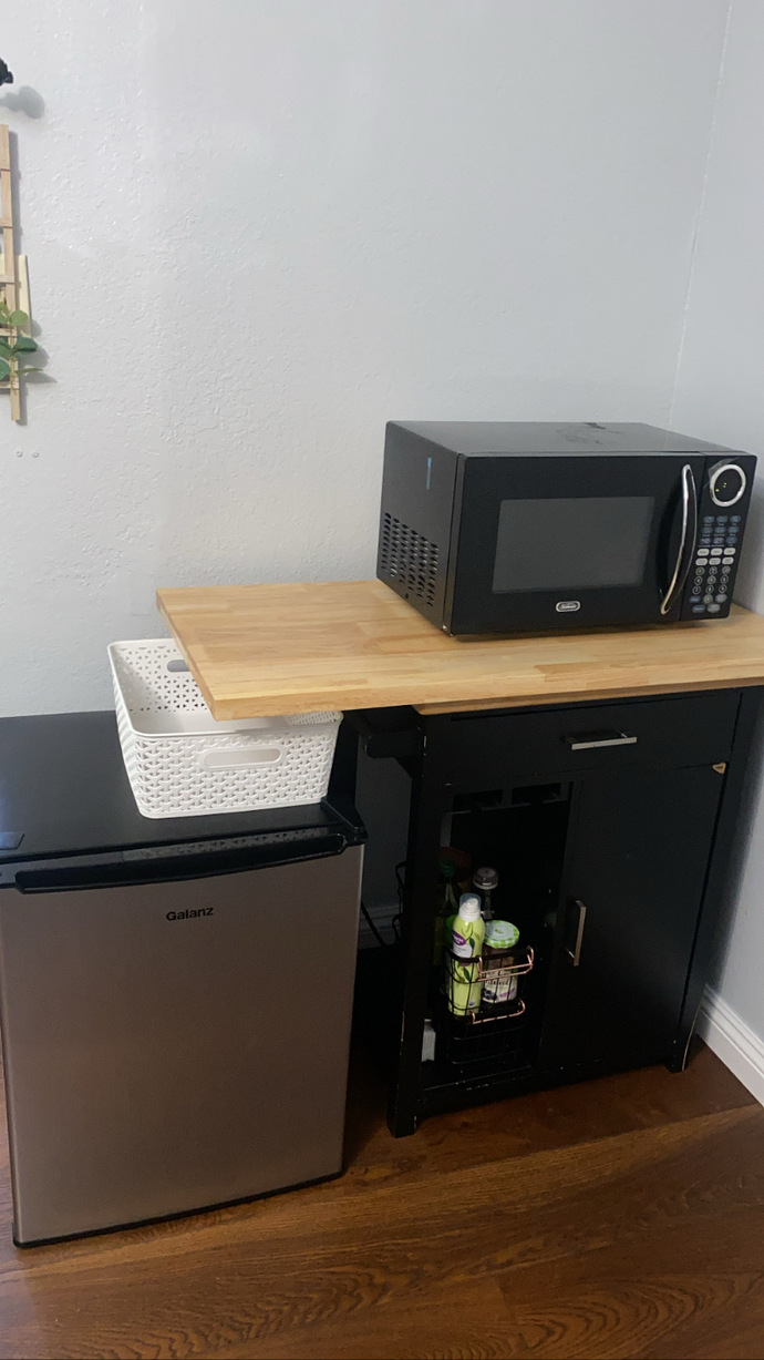 HELP WHICH WAY MY KITCHEN LOOKS BETTER ONE OR TWO?