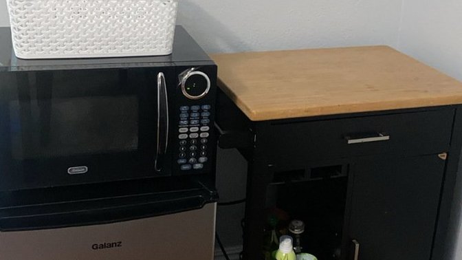 HELP WHICH WAY MY KITCHEN LOOKS BETTER ONE OR TWO?