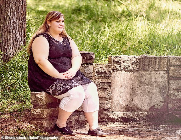 Do extremely hot girls get rejected romantically?