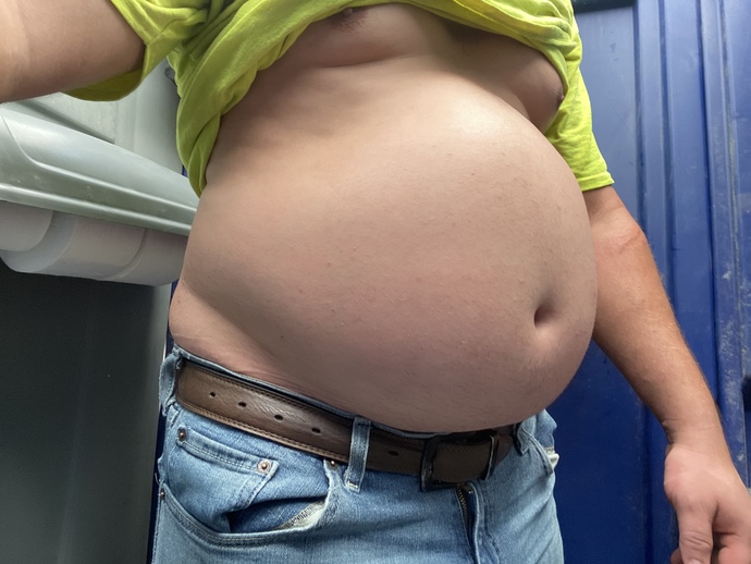 Girls, do these pants make me look chubby?