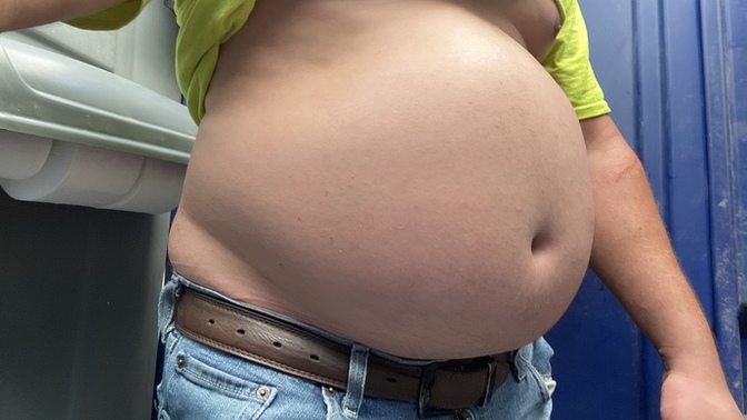 Girls, do these pants make me look chubby?
