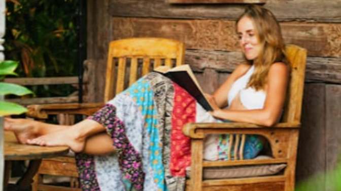 What do you think of this model? Do you look girls who read books?