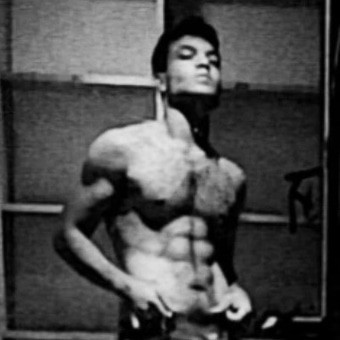 What do u think of attention seeking guys that post abs/body pics like these?