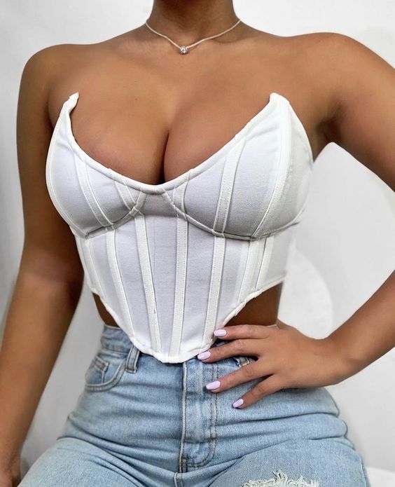 "We give you - LEVERAGE". Cantilevered top boobage.
