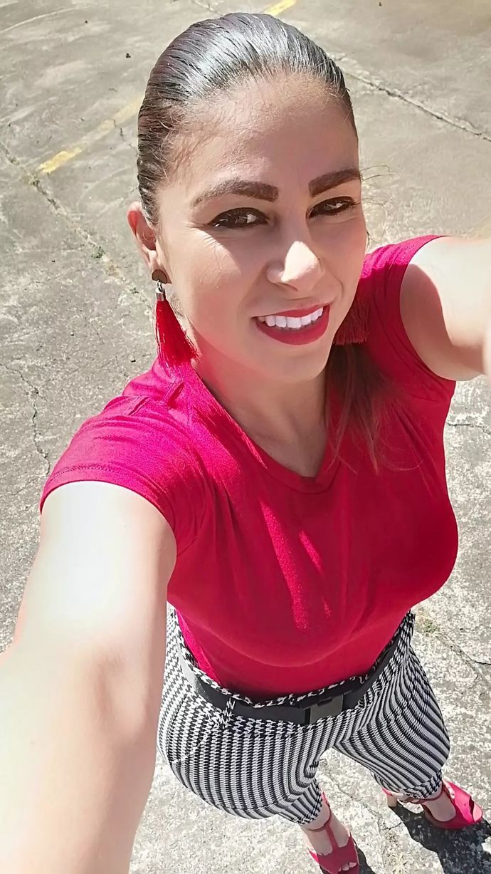 Do you find a valid reason for people to take selfies from this angle?