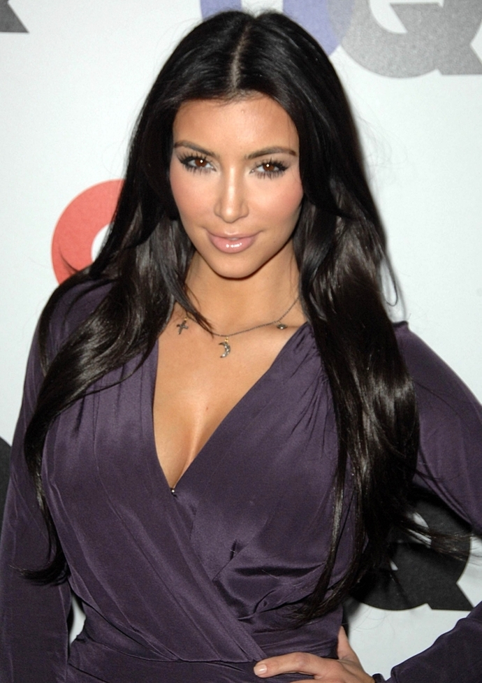 Does Kim K have a gorgeous face? 10/10?