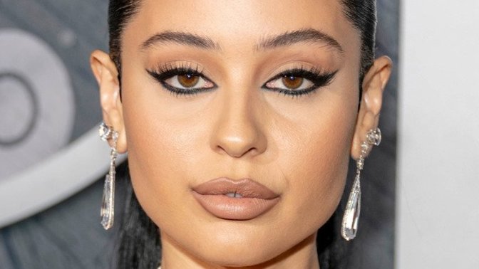 Am I the only one who doesn't understand the Reddit obsesseion with philtrum lengths?