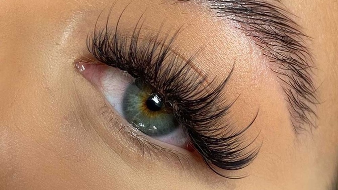 Which lash extensions should I get? Top or bottom?
