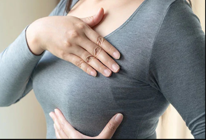 Does breast Cancer is linked with with obesity or with large boobs size?